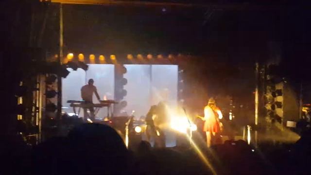 Haim at the Observatory "Honey and I" смотреть онлайн