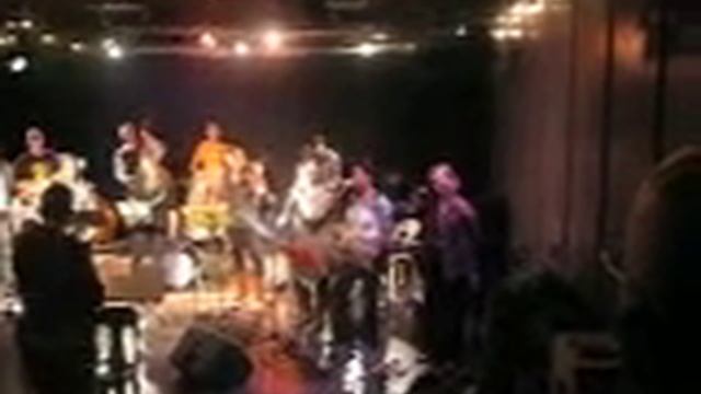 Scat solo during Jackie-ing (improvisation) смотреть онлайн