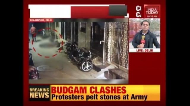 Cold Blooded Gangwar Caught On Camera In Bhajanpura Delhi смотреть онлайн