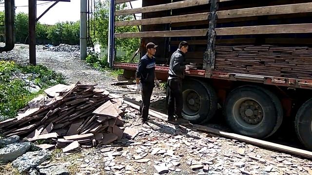 разгрузка фуры с лемезитом смотреть онлайн