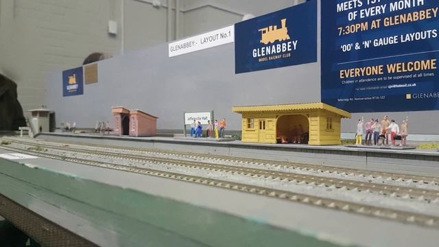 Hornby R3039 Class 67 018 DB Schenker(Red). смотреть онлайн