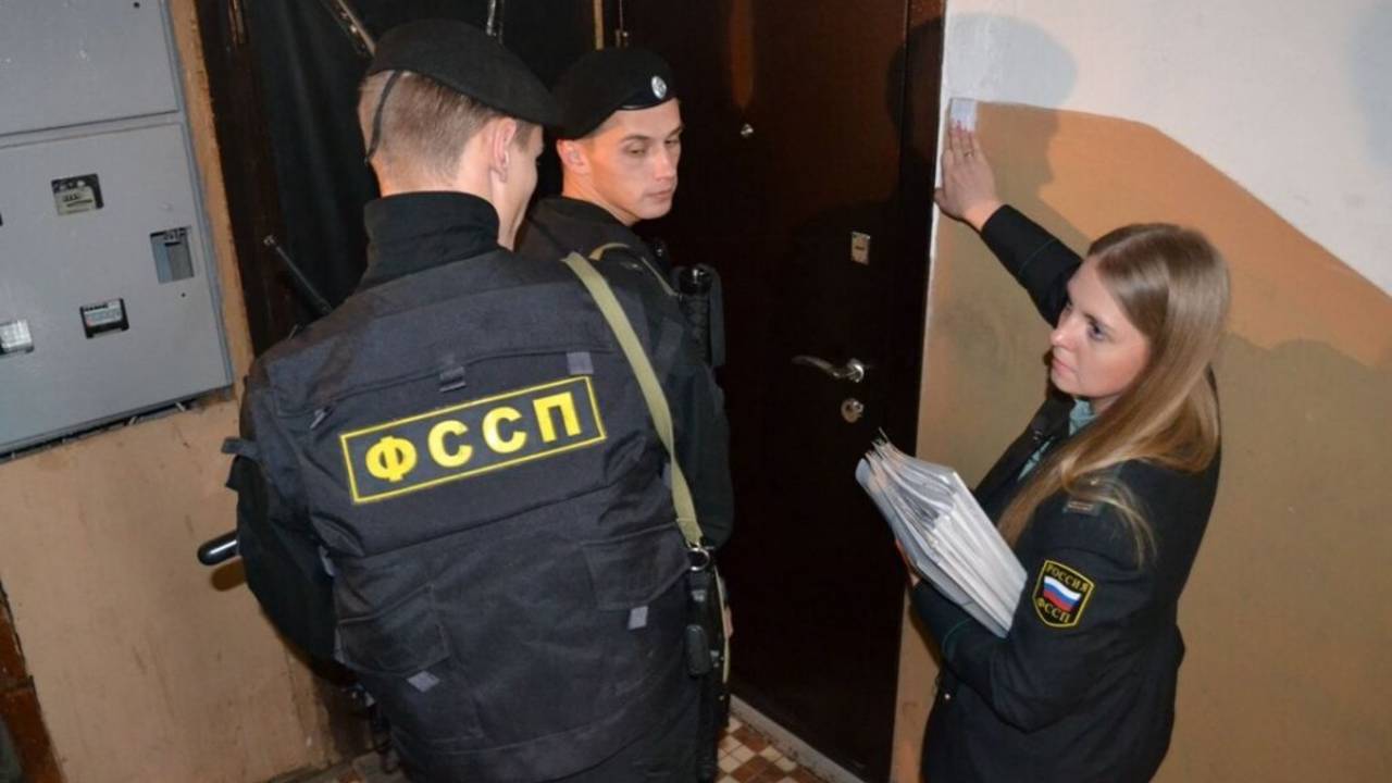 Если банк забрал ипотечную квартиру, то требовать еще каких-то денег он не имеет права? смотреть онлайн