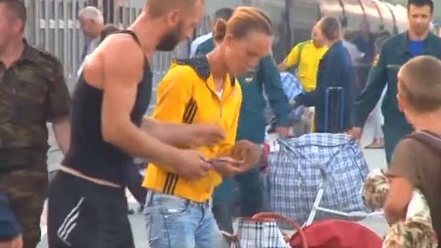 Ежедневно из Анапского ж\д вокзала отправляют беженцев Украины в другие регионы РФ. смотреть онлайн