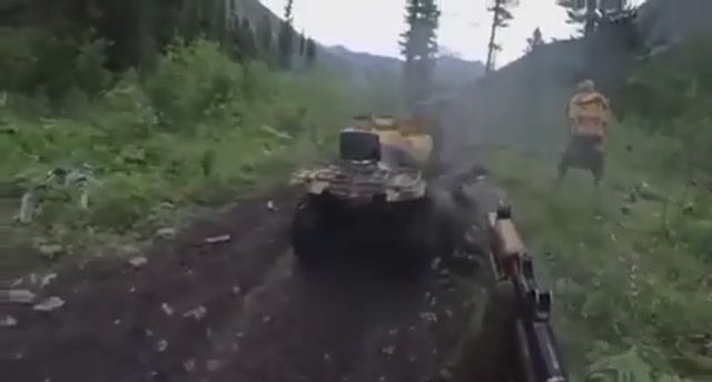 Кадры перестрелки между полицейскими и черными добытчиками нефрита в Бурятии 26.06.23 смотреть онлайн