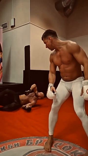 Минус ребро #мма #mma #ufc смотреть онлайн