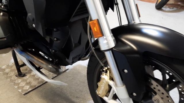 BMW R 1200 R LC anno 04/2018 Km 18.940 € 9.400 смотреть онлайн