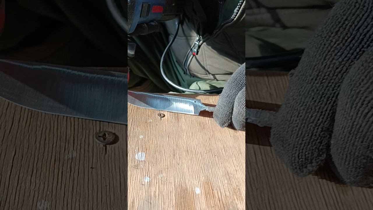 Удаляю глубокие риски на клинке после шлифовального круга. смотреть онлайн