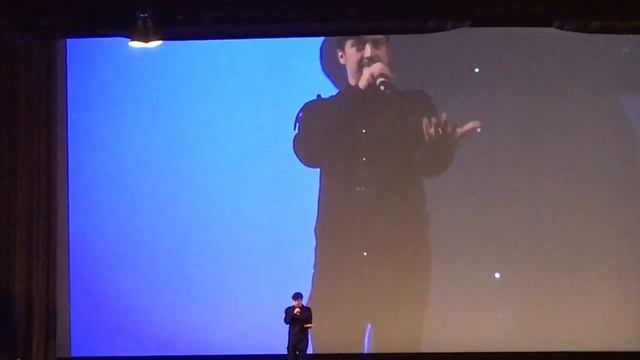 Lin-Manuel Miranda Sings 'Chim Chimney' @ United Palace Theater's Mary Poppins' Screening смотреть онлайн