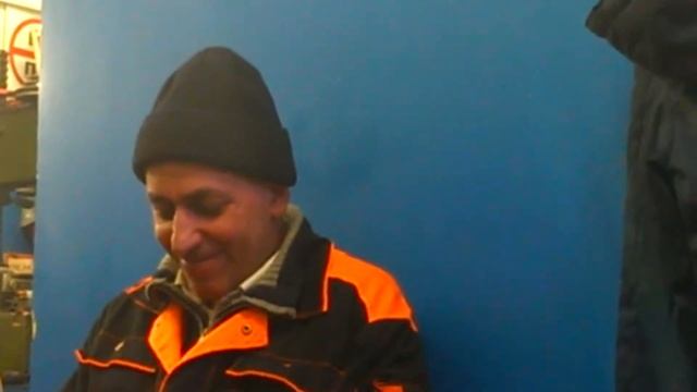 Стеснительный электрик смотреть онлайн