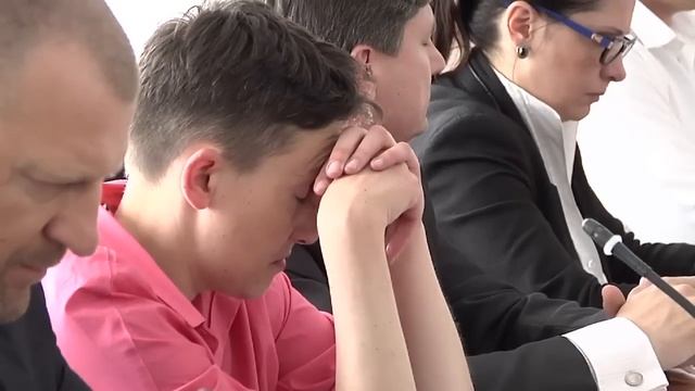 Агент Надя спит на заседании комитета Верховной Рады. смотреть онлайн
