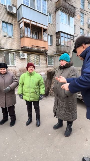 Жители города Славянск с нетерпением ждут 🇷🇺 наших бойцов. смотреть онлайн