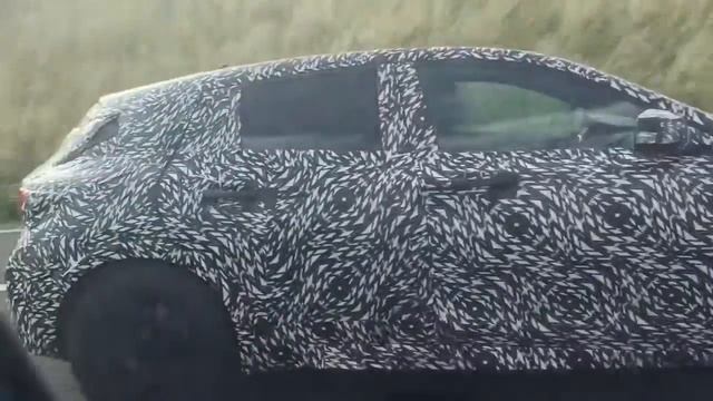 Jaguar F-Pace смотреть онлайн