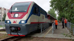 Отправление поезда со станции "Юный" Малой Октябрьской железной дороги