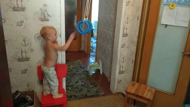 Ромка на катается на кольцах смотреть онлайн