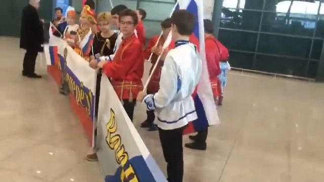 Олимпиада-2018, Пхёнчхан.В ожидании российской мужской сборной по хоккею в аэропорту Кореи смотреть онлайн