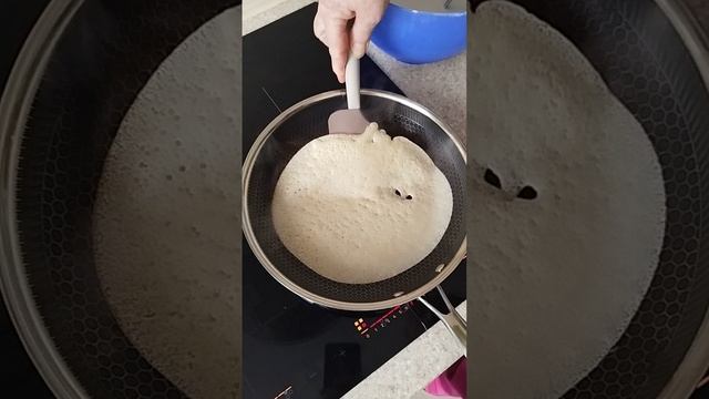 Сковорода с ячеистым сотовым покрытием