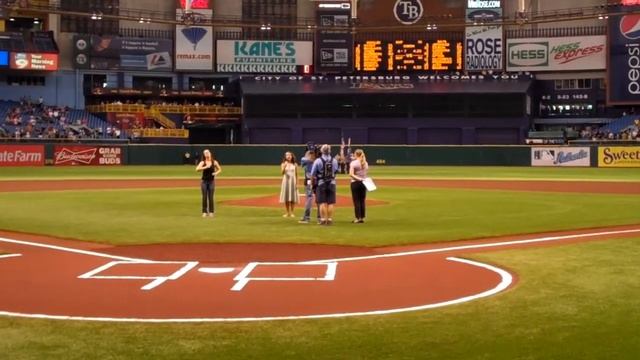 Mary Olive Sings for Rays game смотреть онлайн