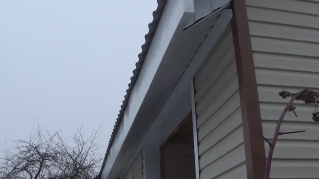 Облицевали окно веранды// Подшили полку металлом// Лепотаа ...!! смотреть онлайн