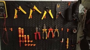 Электромонтажный инструмент IEK