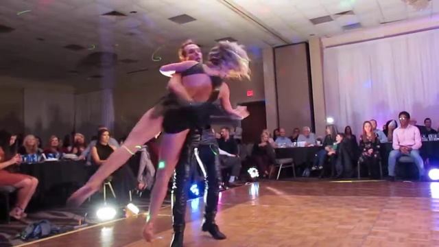 DWTCS - Anya Cockerell and Nick Malusky Viennese Waltz - 11.18.17 смотреть онлайн