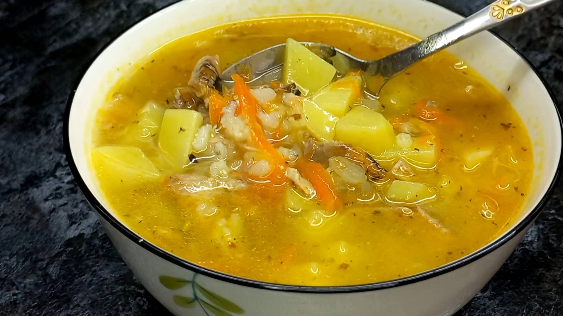 Суп с сайрой, рисом и картошкой, быстро на обед