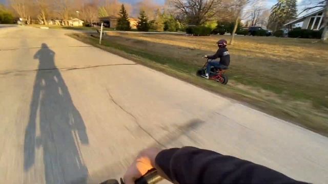 Mini bike Neighborhood rippin! смотреть онлайн
