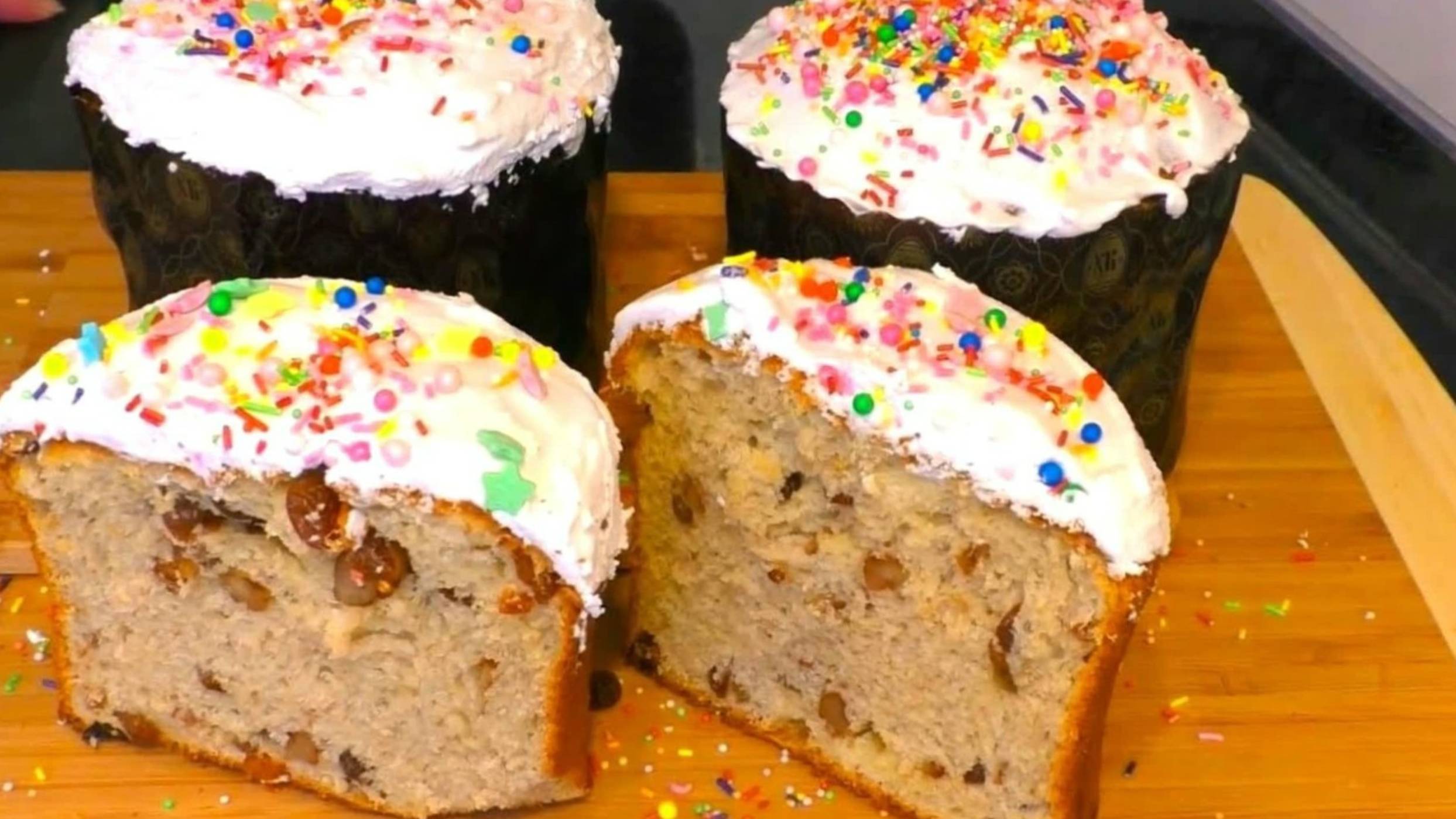 Творожные куличи, долго не черствеющие сдобные влажные и мягкие.