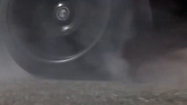 BMW E39 M5 Burnout смотреть онлайн