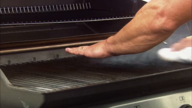 Hazelnut Crusted Halibut with Strawberry Salsa | Road Grill смотреть онлайн