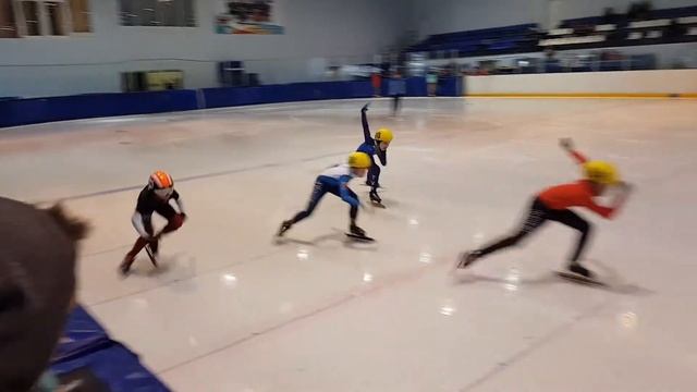 333 1/4 Паша смотреть онлайн