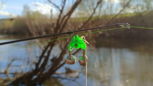 ПРОСТАЯ ОЧНЬ УЛОВИСТАЯ СНАСТЬ НА КАРАСЯ