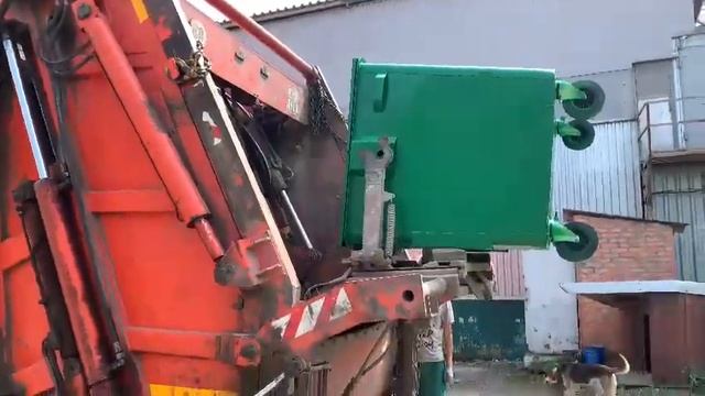 Контейнер для мусора металлический 1,1 м3, на колесах  с крышкой.