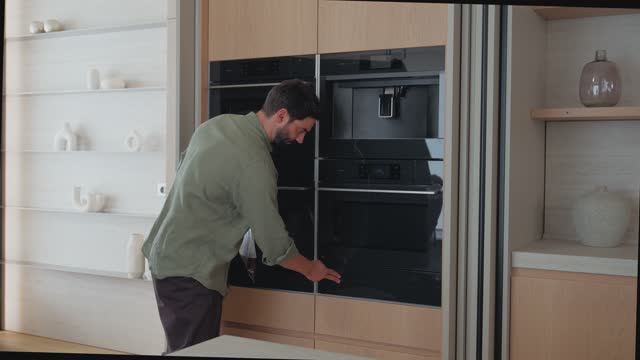 Никанор Виейра готовит осьминога с грибами и бататом. смотреть онлайн