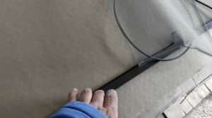 ДЫРЯВАЯ МОСКИТНАЯ СЕТКА НА ПЛАСТИКОВЫЕ ОКНА. Замена МОСКИТНОЙ сетки своими руками.