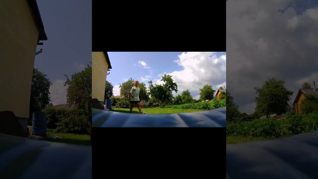 Артемий играет в футбол