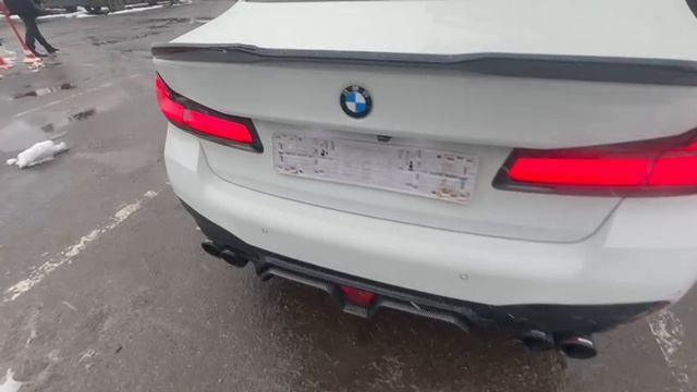 BMW G30 3.0D смотреть онлайн