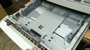 Canon mf411 не захватывает бумагу с лотка при условии что ролик захвата стоит новый!