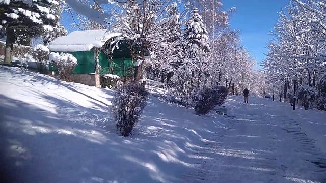 Трускавец возле санатория Перлина Прикарпаття, часть 2 смотреть онлайн