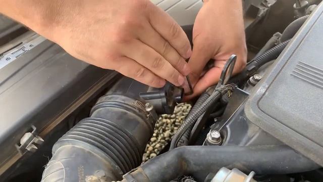 تنظيف حساس الهواء بي ام دبليو الفئة الثالثة | cleaning MAF sensor BMW F30 n13 316i смотреть онлайн