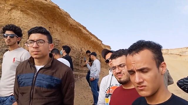 مكشف طبقات الطفلة الكربونية Carbonaceous Shale المنتجة للبترول في منطقة قصر الصاغة بالفيوم، مصر. смотреть онлайн