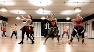 Katarzyna Cyunczyk Zumba - Warm Up