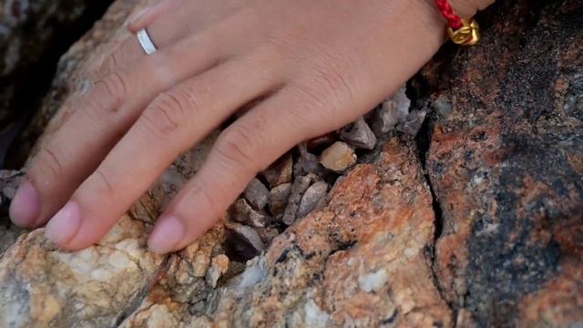 Is this red crystal valuable? I found a lot here смотреть онлайн