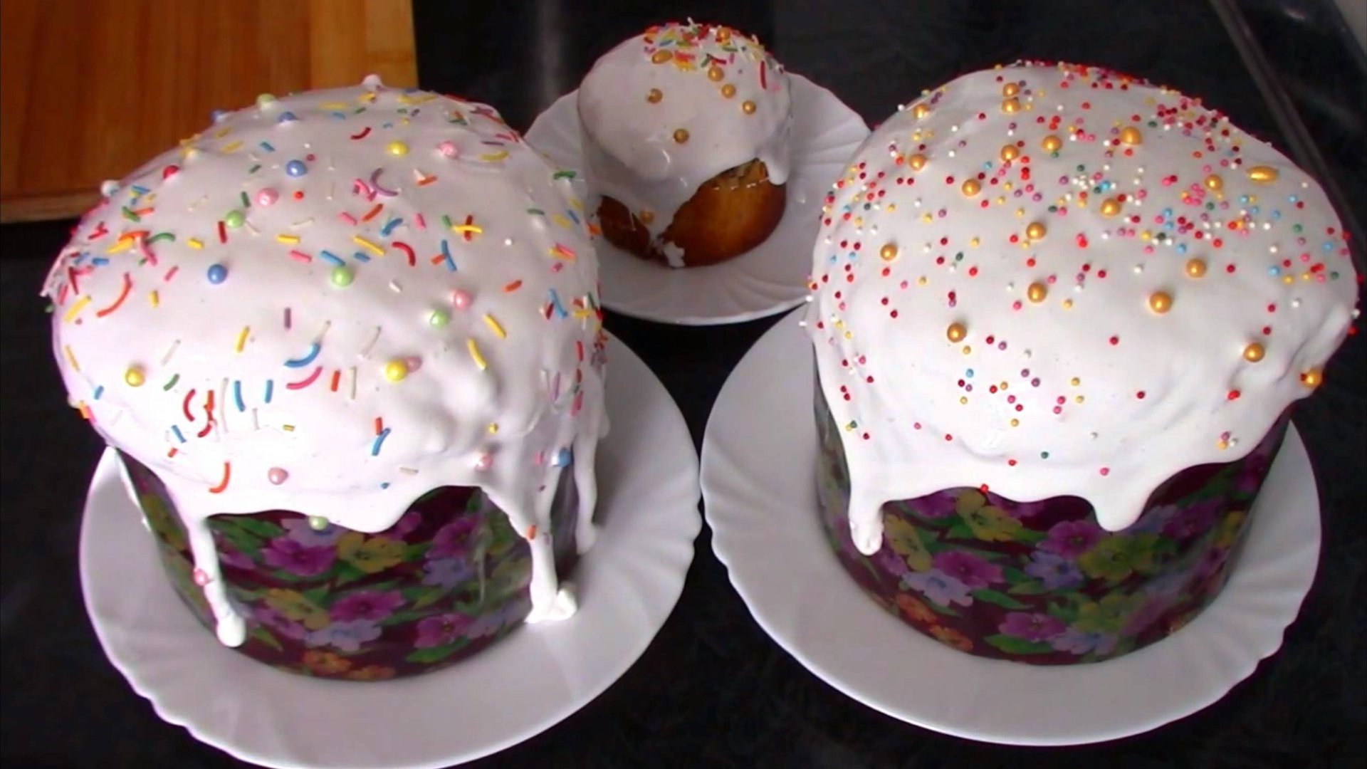 Сахарная глазурь на желатине, которая не крошится, не трескается,  не осыпается, и вкусная.