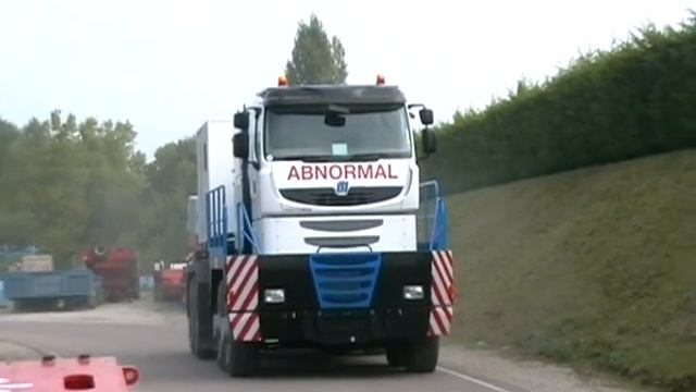First Drive Of Tractomas, The World's Biggest Road Truck