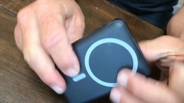 Yiisonger Magnetic Wireless Power Bank