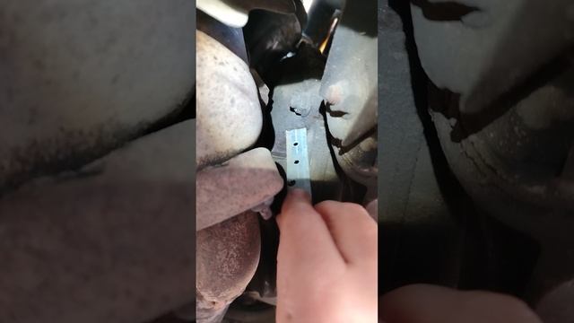 Как зафиксировать маховик Опель Зафира В. Затяжка болта крепления шкива коленвала Опель Зафира В.