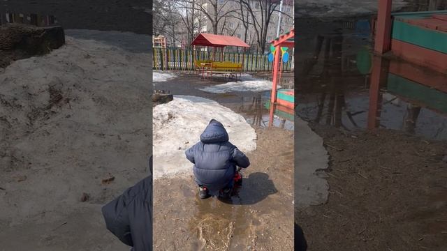 Володя играет на площадке детского сада. Володя и трактор в луже. Володе 3,8 смотреть онлайн