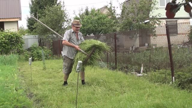 В Орел на дачу на три дня// Покосил густую траву смотреть онлайн