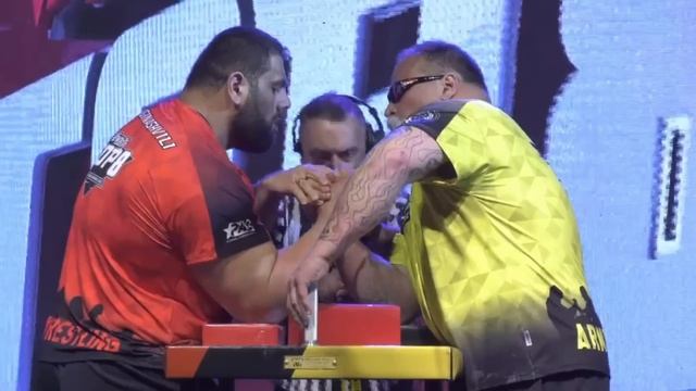 Levan Saginashvili Vs Tim Bresnan ARMFIGHT (TOP 8 ARM WRESTLING 2019)