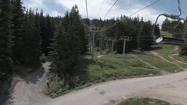 LEARNING TO RIDE WHISTLER BIKE PARK - Intro to park course - I SAW A BEAR! смотреть онлайн